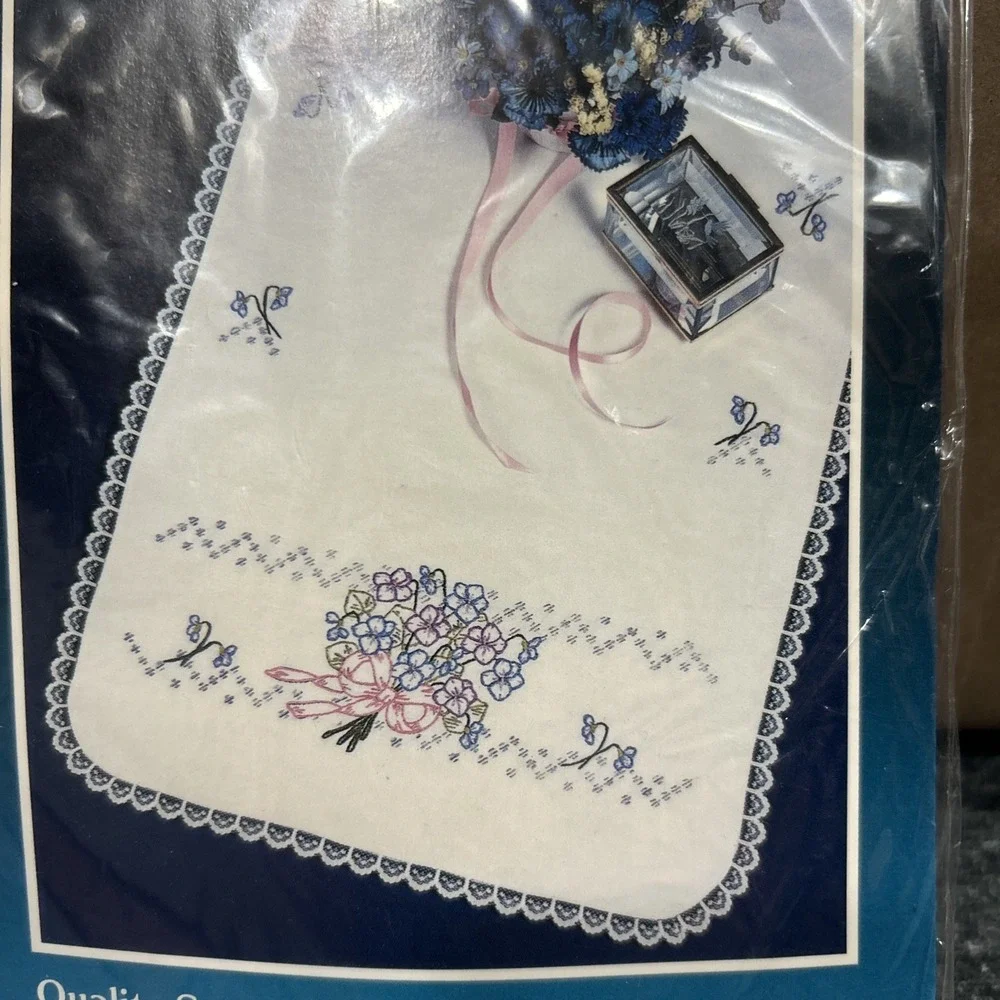 Bucilla Special Edition Dresser Scarf Violet Bloom‎ 63116 Embroidery New Opened